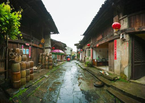 无限翻滚小球